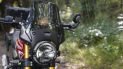 Carbon Racing "WANDERER" Premium Touring Windshield for Triumph Speed 400 / Scrambler 400 X Carbon Racing "WANDERER" Premium Touring Windshield for Triumph Speed 400 / Scrambler 400 X