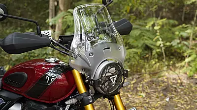 Carbon Racing "WANDERER" Premium Touring Windshield for Triumph Speed 400 / Scrambler 400 X Carbon Racing "WANDERER" Premium Touring Windshield for Triumph Speed 400 / Scrambler 400 X