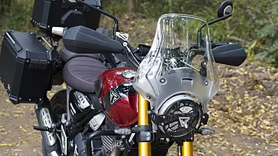 Carbon Racing "WANDERER" Premium Touring Windshield for Triumph Speed 400 / Scrambler 400 X Carbon Racing "WANDERER" Premium Touring Windshield for Triumph Speed 400 / Scrambler 400 X